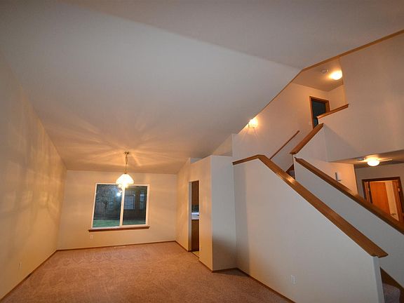 5th image of 8715 173rd St E