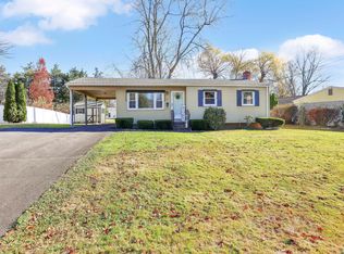 32 Hazel St, Windsor Locks, CT 06096