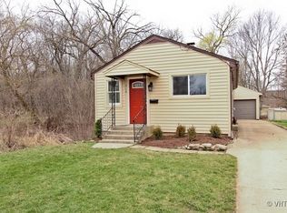 718 S 3rd St, Dundee, IL 60118