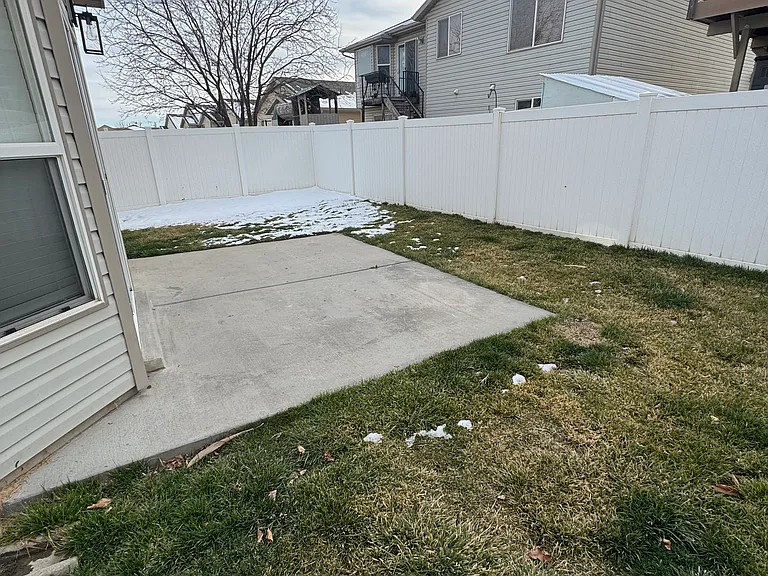 733 N Bradford Dr — Photo 11