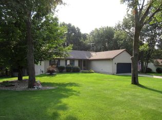 8267 Crestview Dr, Greenville, MI 48838