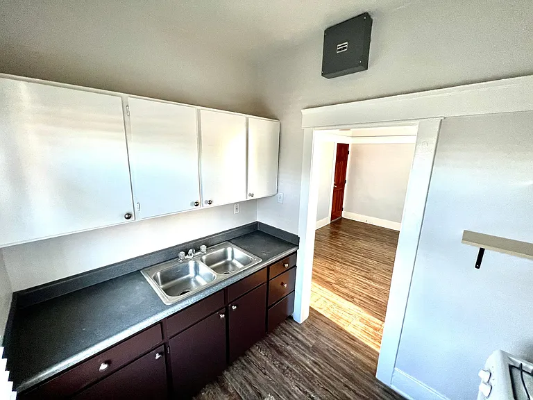 1519 Obispo Ave #14 — Photo 6