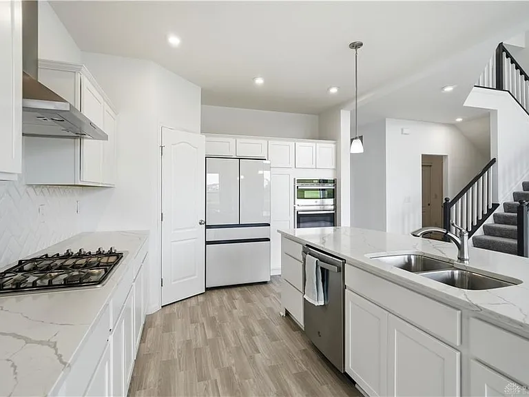 5283 Greenview Ln — Photo 12