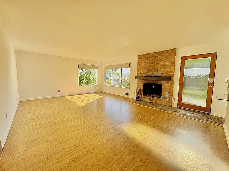 Living room main entry