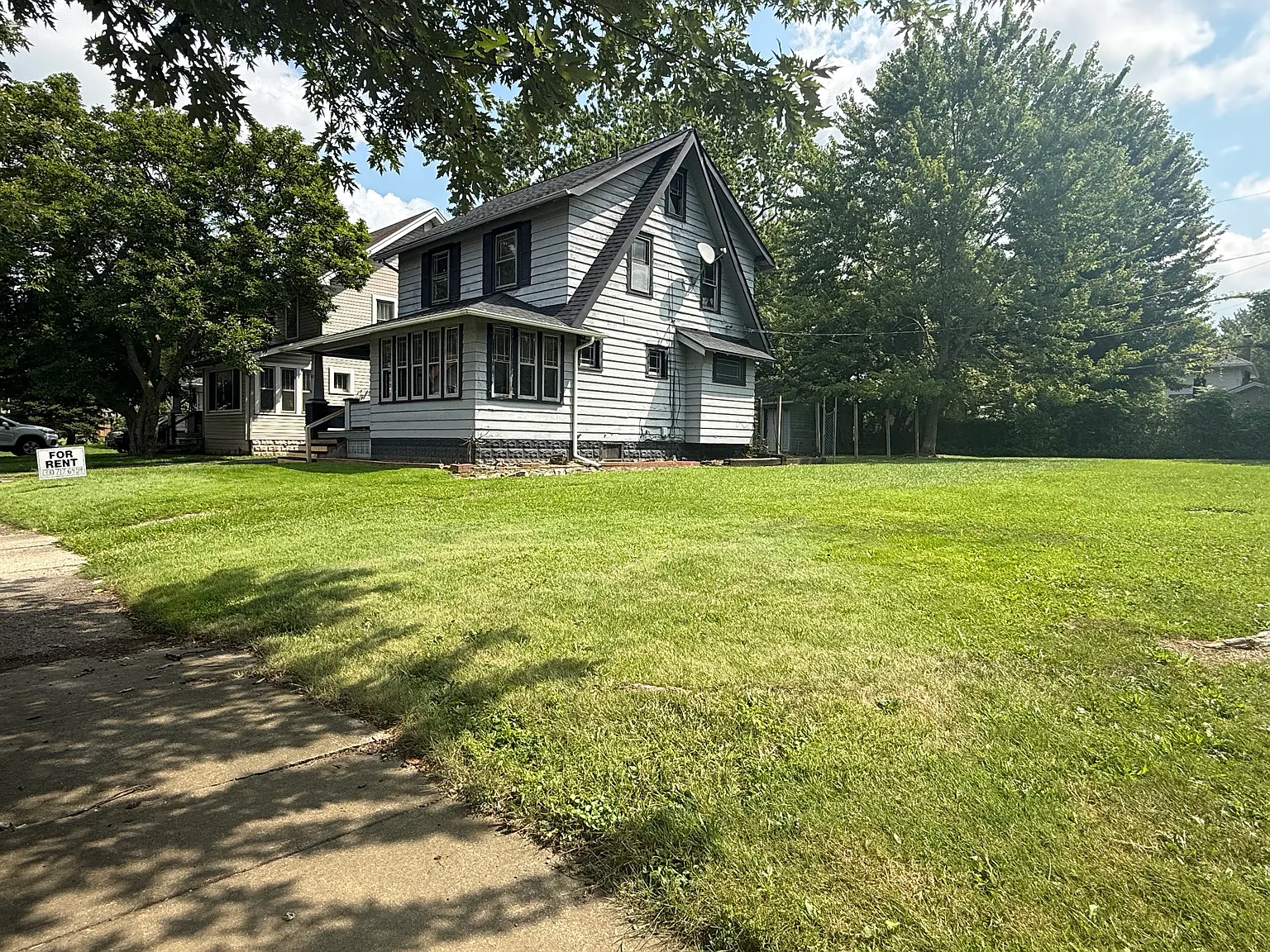 815 Kenilworth Ave SE — Photo 2
