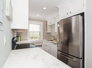 232 Park St APT 16S, New Canaan, CT 06840