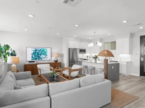 1021 S Cleveland St #104, Oceanside, CA 92054