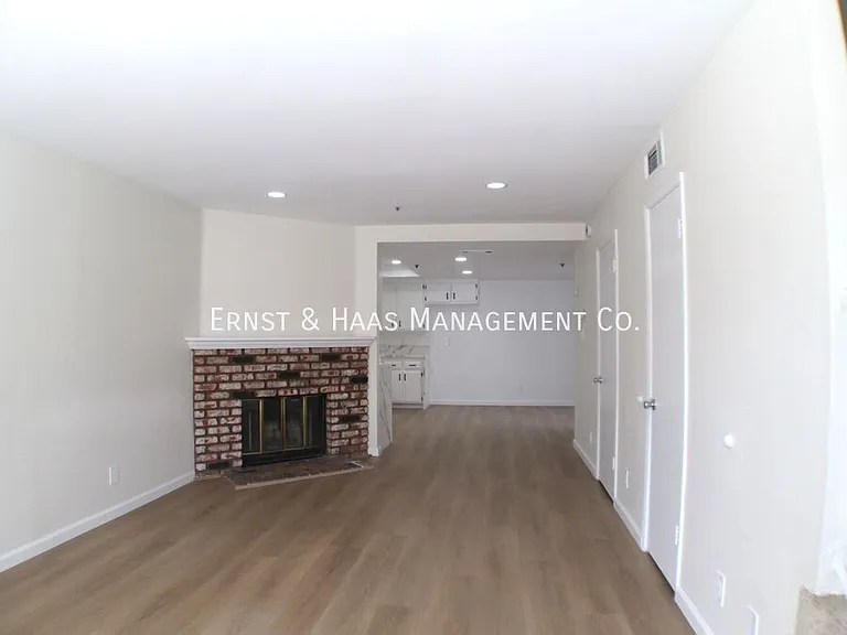 8621 1/2 Cedar St — Photo 3
