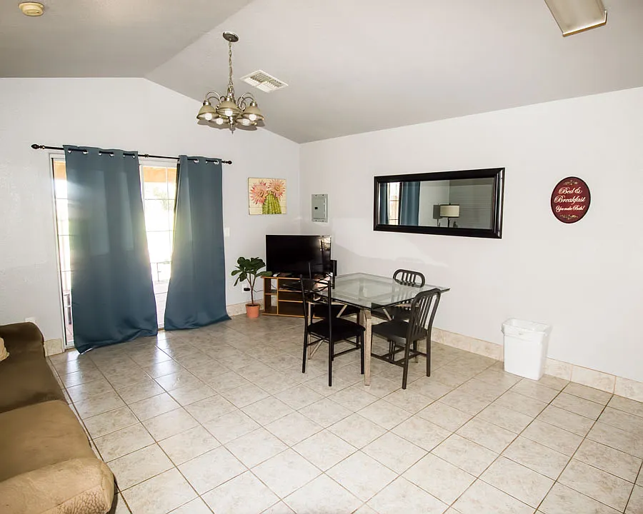 4949 Desert Knoll Ave #31