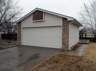 2012 N Burning Tree Rd, Derby, KS 67037