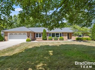 2353 Wilshire Dr SE, East Grand Rapids, MI
