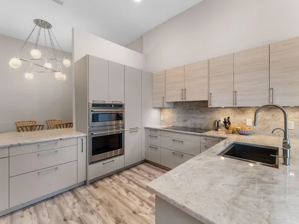 102 Palm Bay Circle #C, Palm Beach Gardens, FL 33418