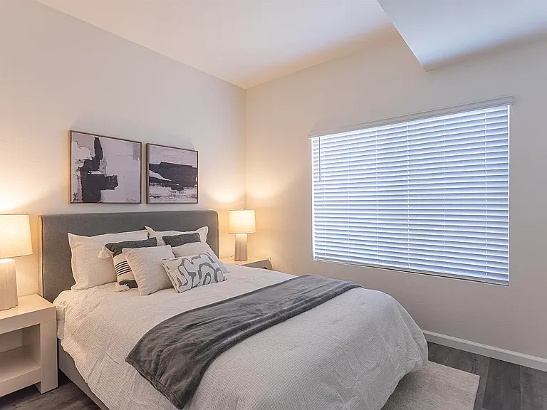 Orchard Park Apartment — Photo 2