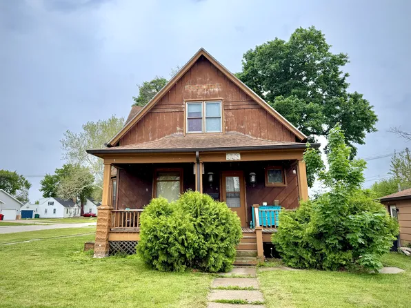 443 Des Moines Ave, Ellsworth, IA 50075