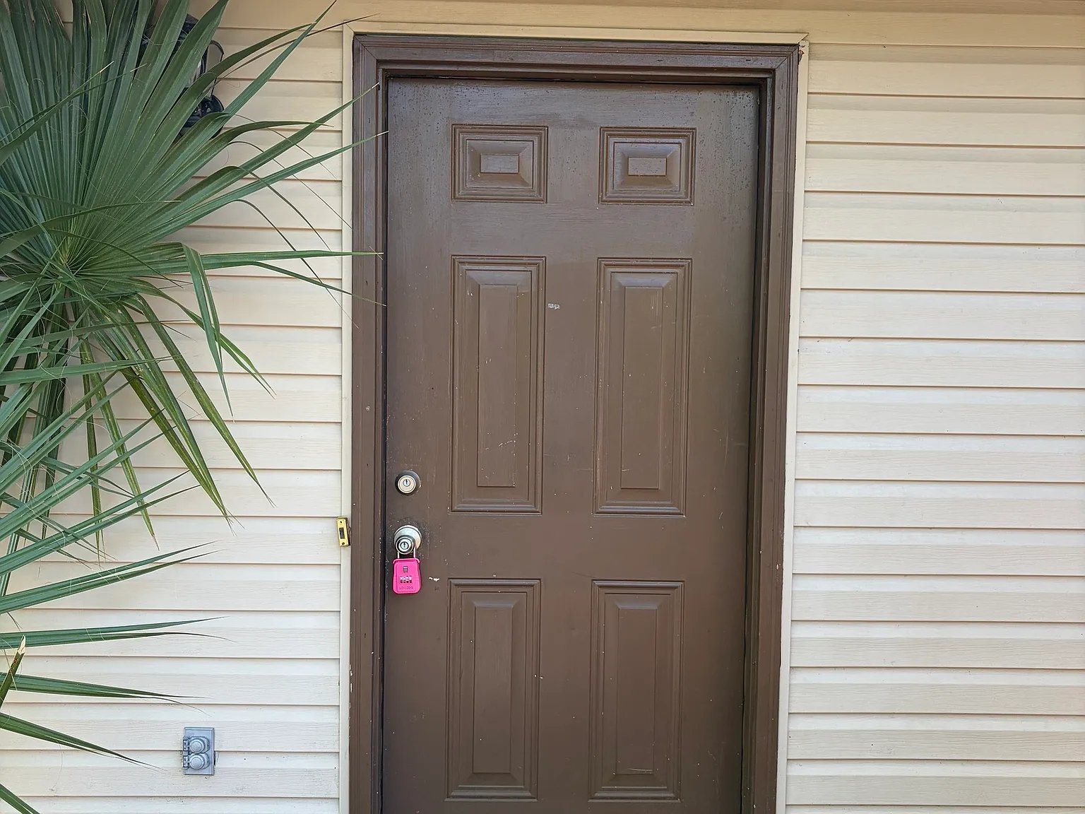 2 bed, 1.0 bath, 942 sqft, $1,000 — Photo 1
