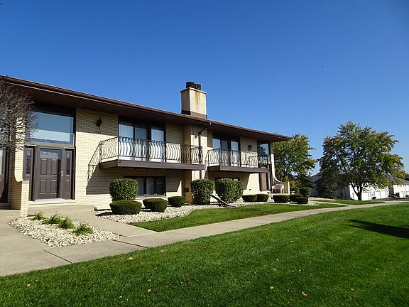 2nd image of 7305 Paradise Ln