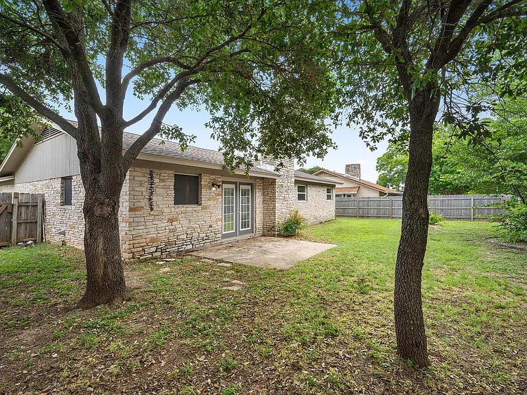 12902 Lamplight Village Ave — Photo 35