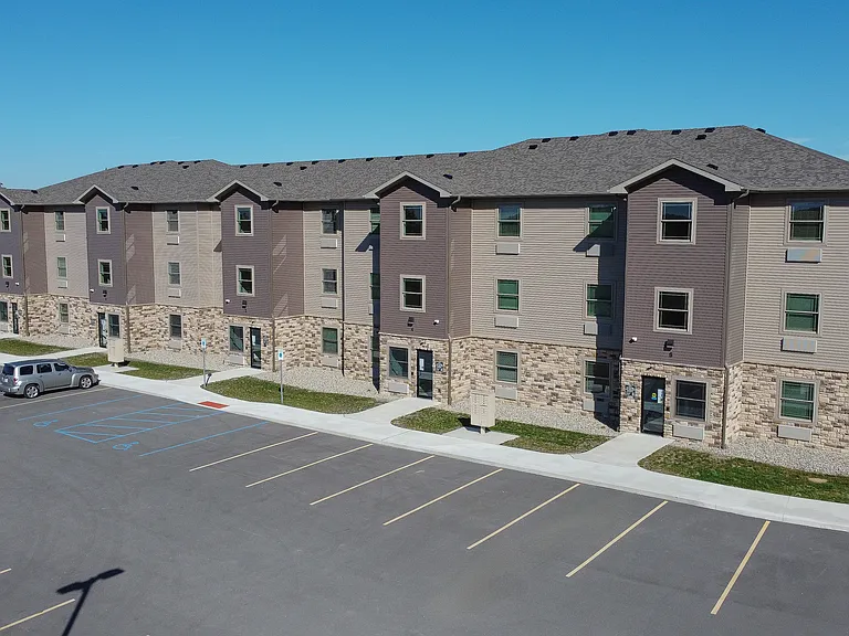 Crossroads Place Apartments — Photo 75