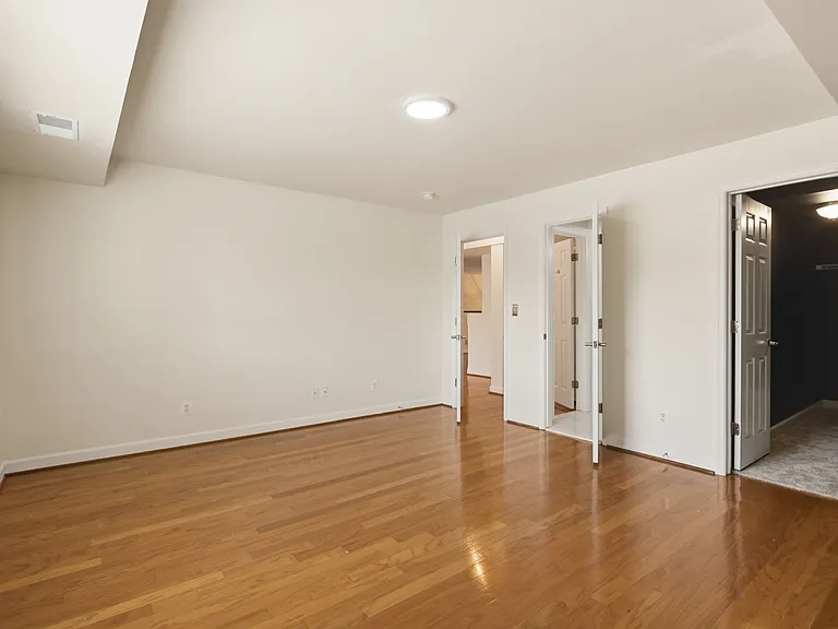 1421A N Van Dorn St #A — Photo 14