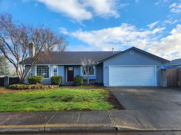 1404 Green Park Dr, Central Pt, OR 97502