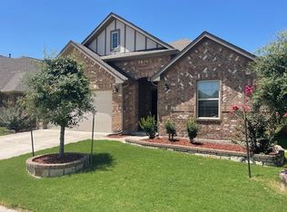 117 Skylark Ln, Hutto, TX 78634