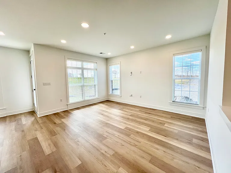 401 Cranford Way — Photo 6
