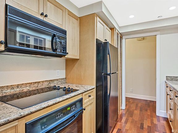 2nd image of 101 Lombard St APT 411W