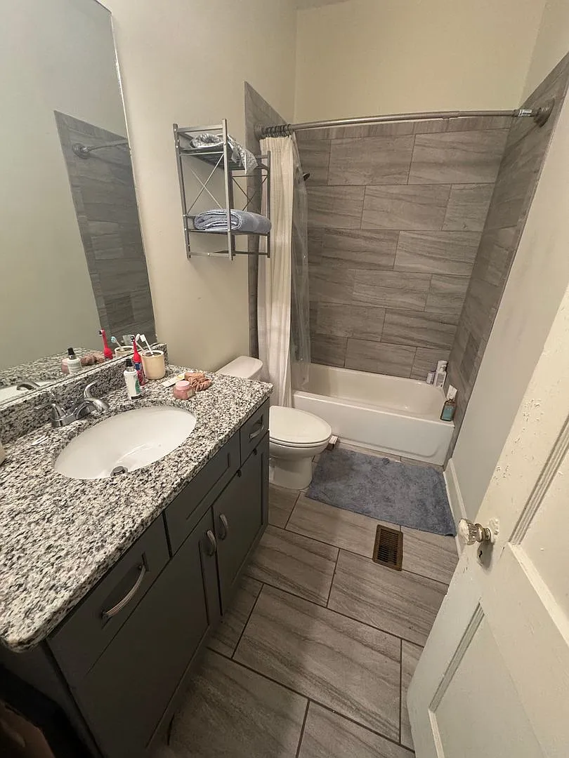 1011 Queen City Avenue — Photo 4
