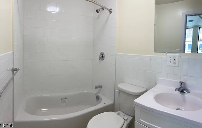192 Market St #5A — Photo 10