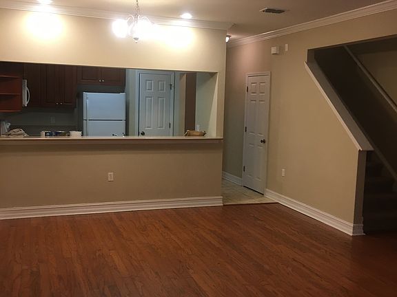 5th image of 1537 Crescent Hills Dr