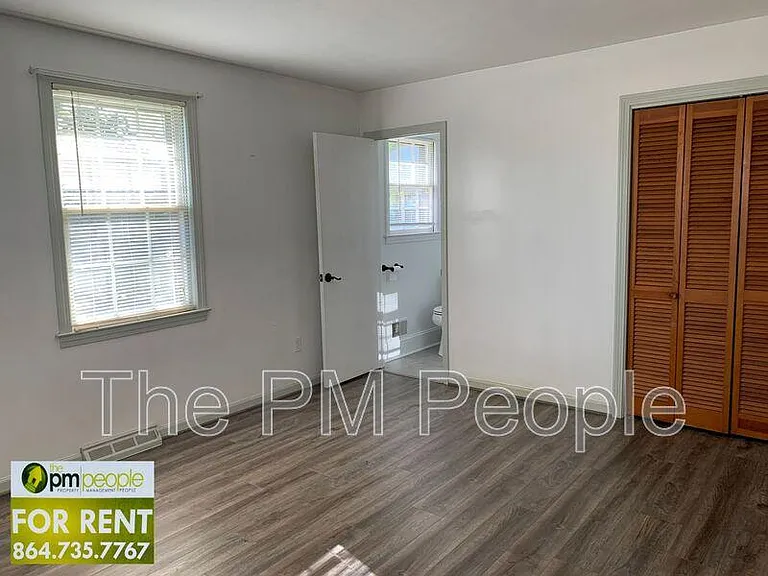 204 Pennwood Ln — Photo 10
