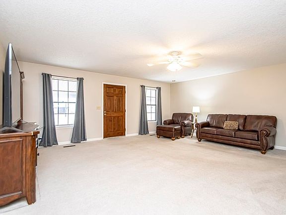 3rd image of 122 Central Ln