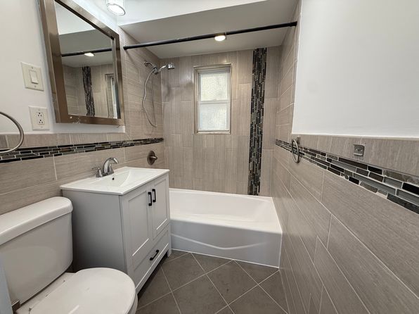 627 Mola Blvd, Elmwood Park, NJ 07407