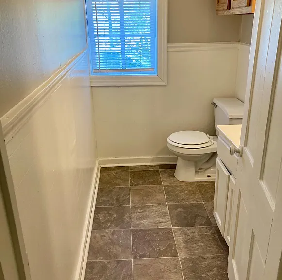 420 N McLemore Ave — Photo 11