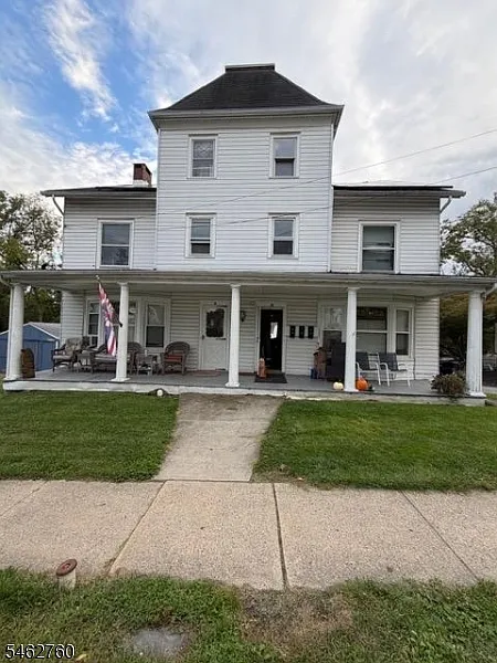 2 bed, 1.0 bath, $1,800 — Photo 4