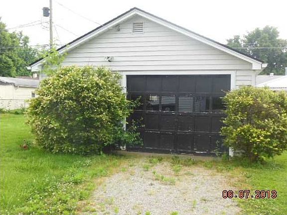 3rd image of 963 E Idlewild Dr