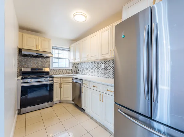 130-16 Inwood Street image 8 of 41