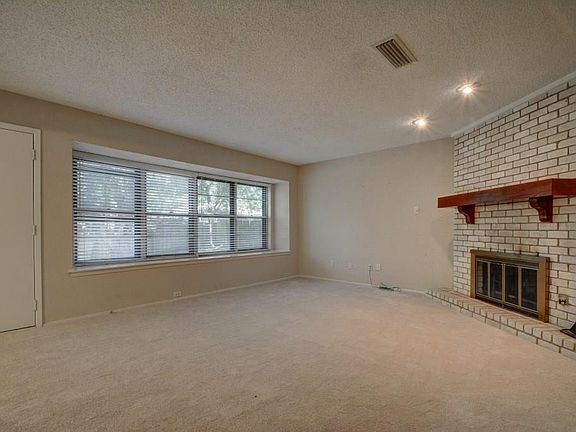 3rd image of 2709 Fentonridge Dr