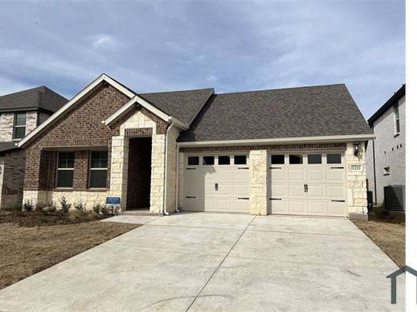 1211 Mahogany Dr
