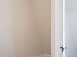 363 Prairie St APT 4, Elgin, IL 60120