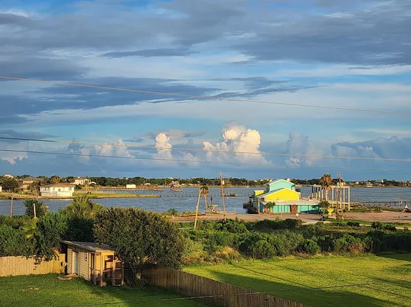 1026 20th St, San Leon, TX 77539