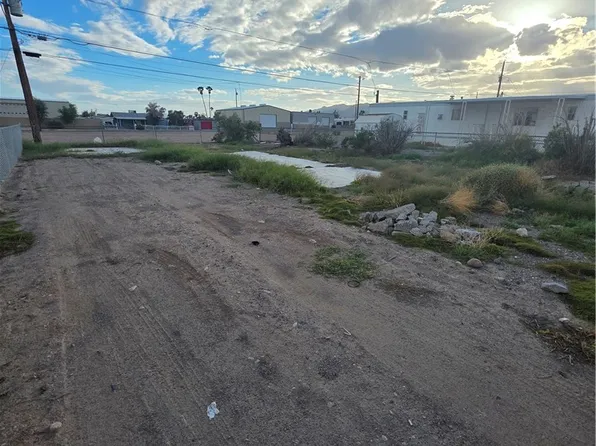 472 Harbor Dr, Bullhead City, AZ 86442