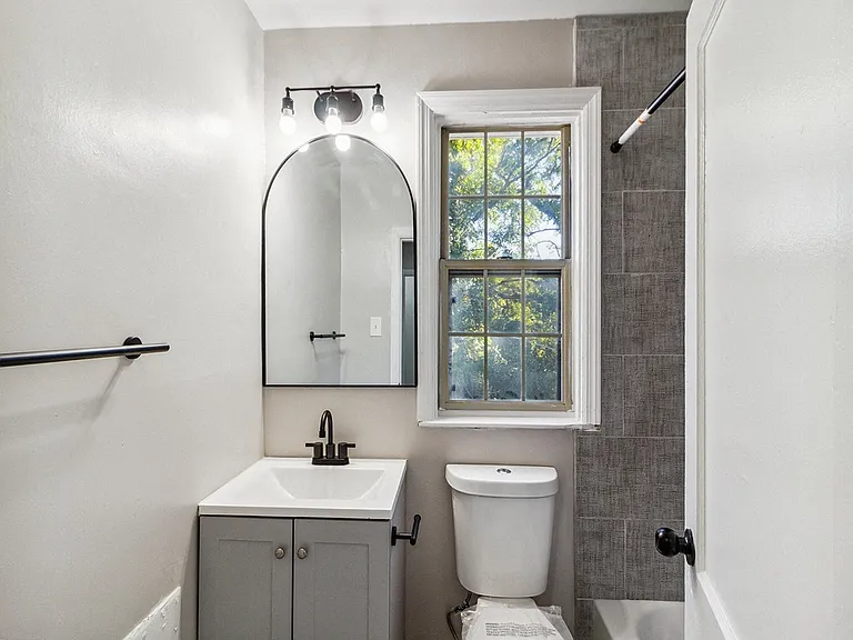 3607 Labyrinth Rd — Photo 6