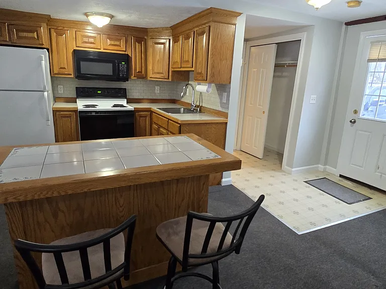 485 Main St #3 — Photo 5