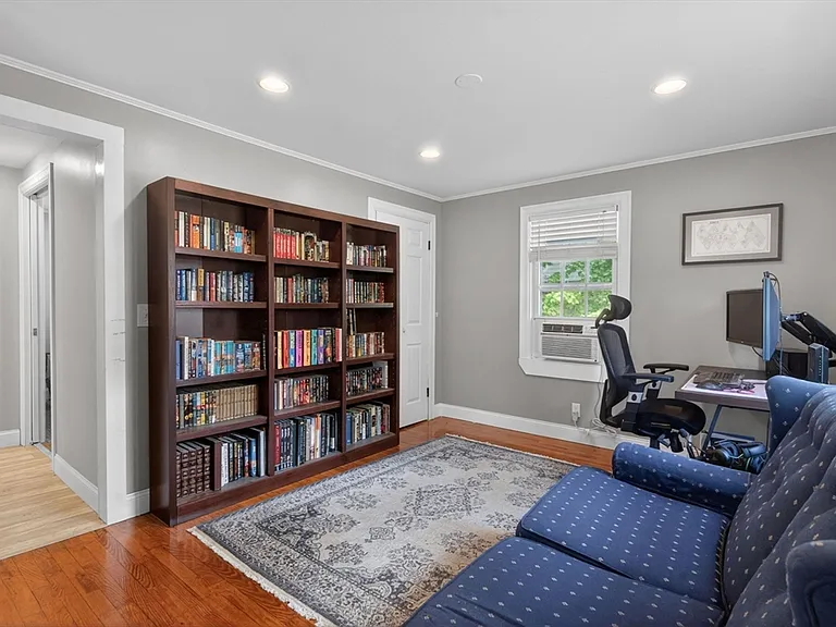 1 Abbott Cir — Photo 11