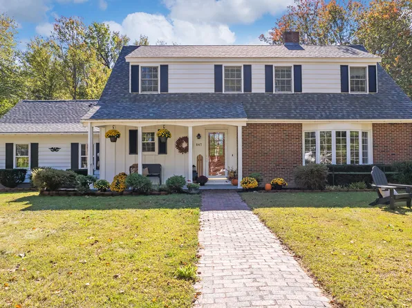 847 Middlesex Road, Topsham, ME 04086