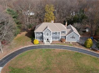 36 Kent Ln, Trumbull, CT 06611