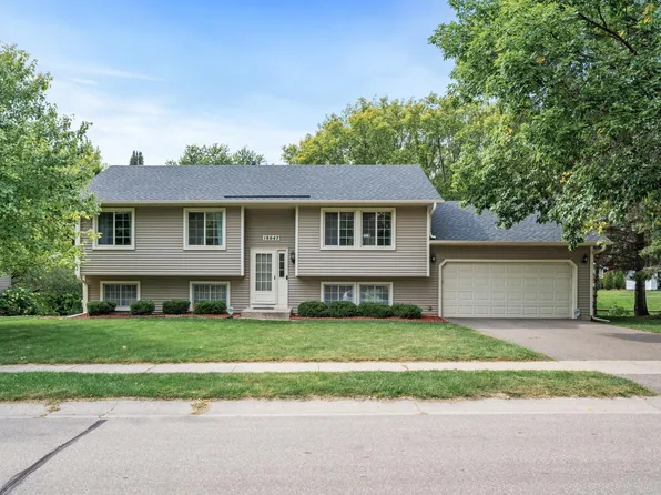 18647 Harrogate Dr, Eden Prairie, MN 55346