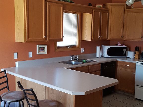 3rd image of 122 Tanglewood Dr