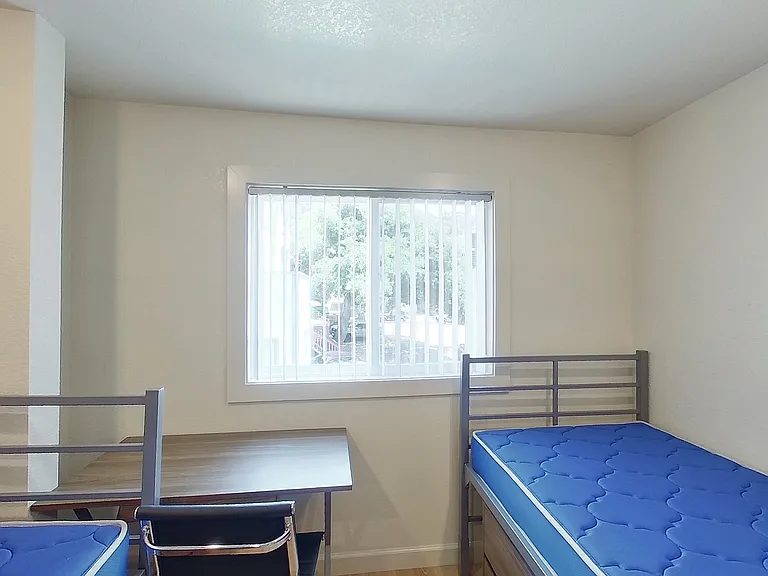 2437 Piedmont Ave — Photo 17